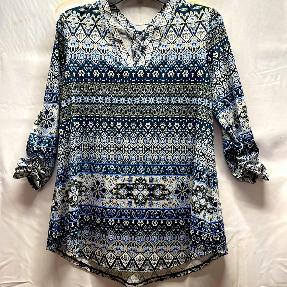 Medium 3/4 blue printed blouse